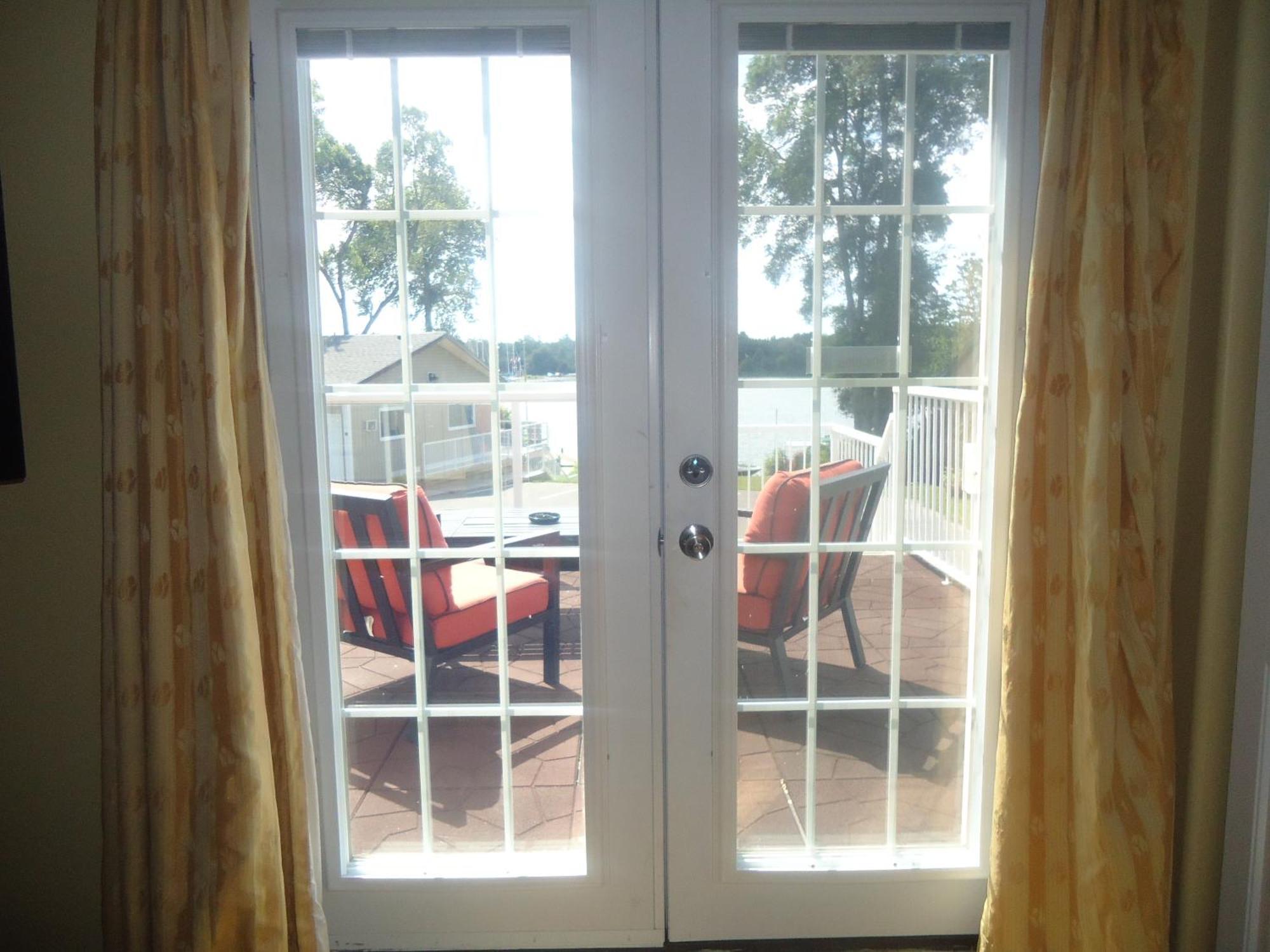 Bayside Inn & Waterfront Suites Kingston Oda fotoğraf