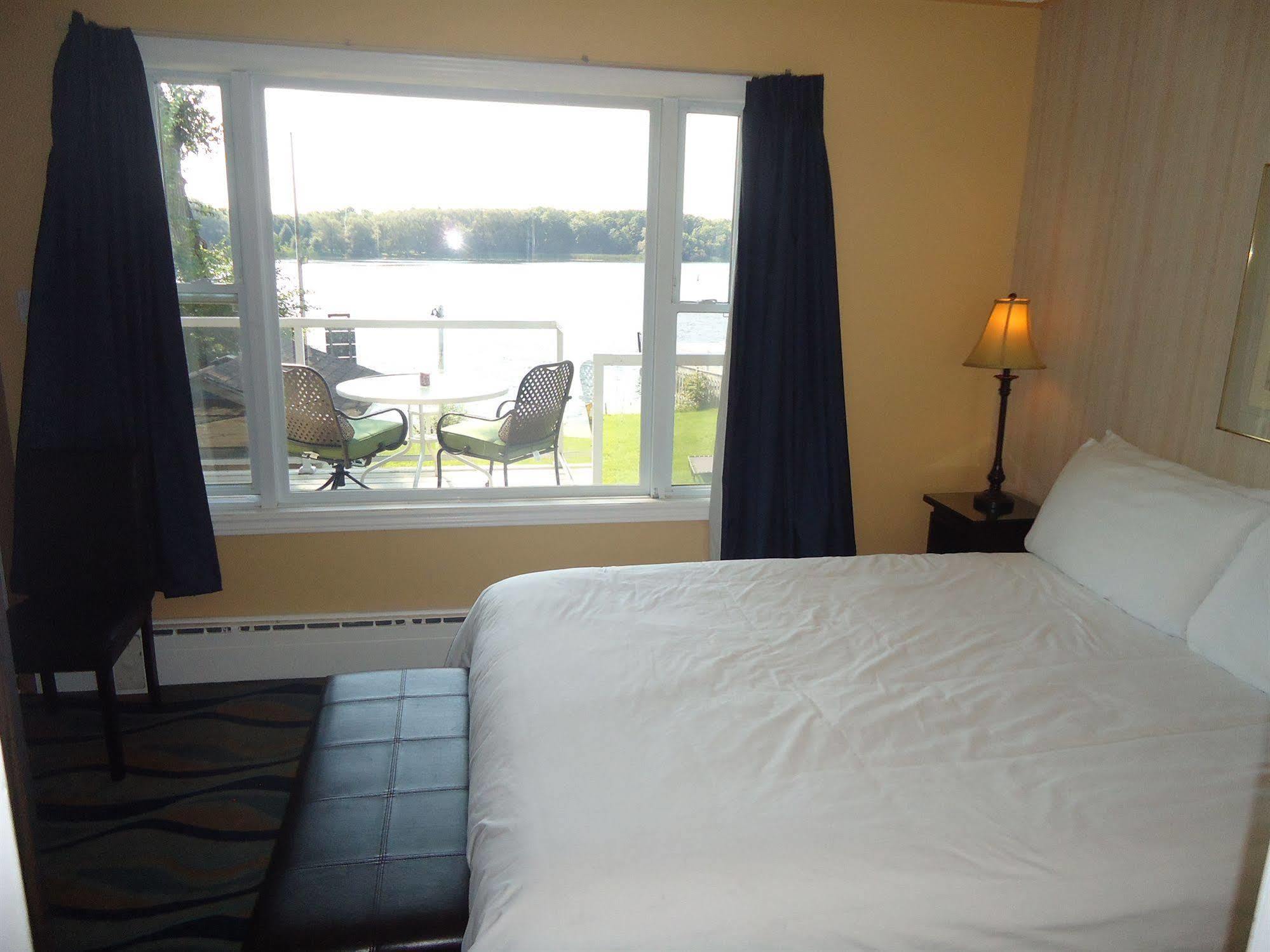 Bayside Inn & Waterfront Suites Kingston Dış mekan fotoğraf